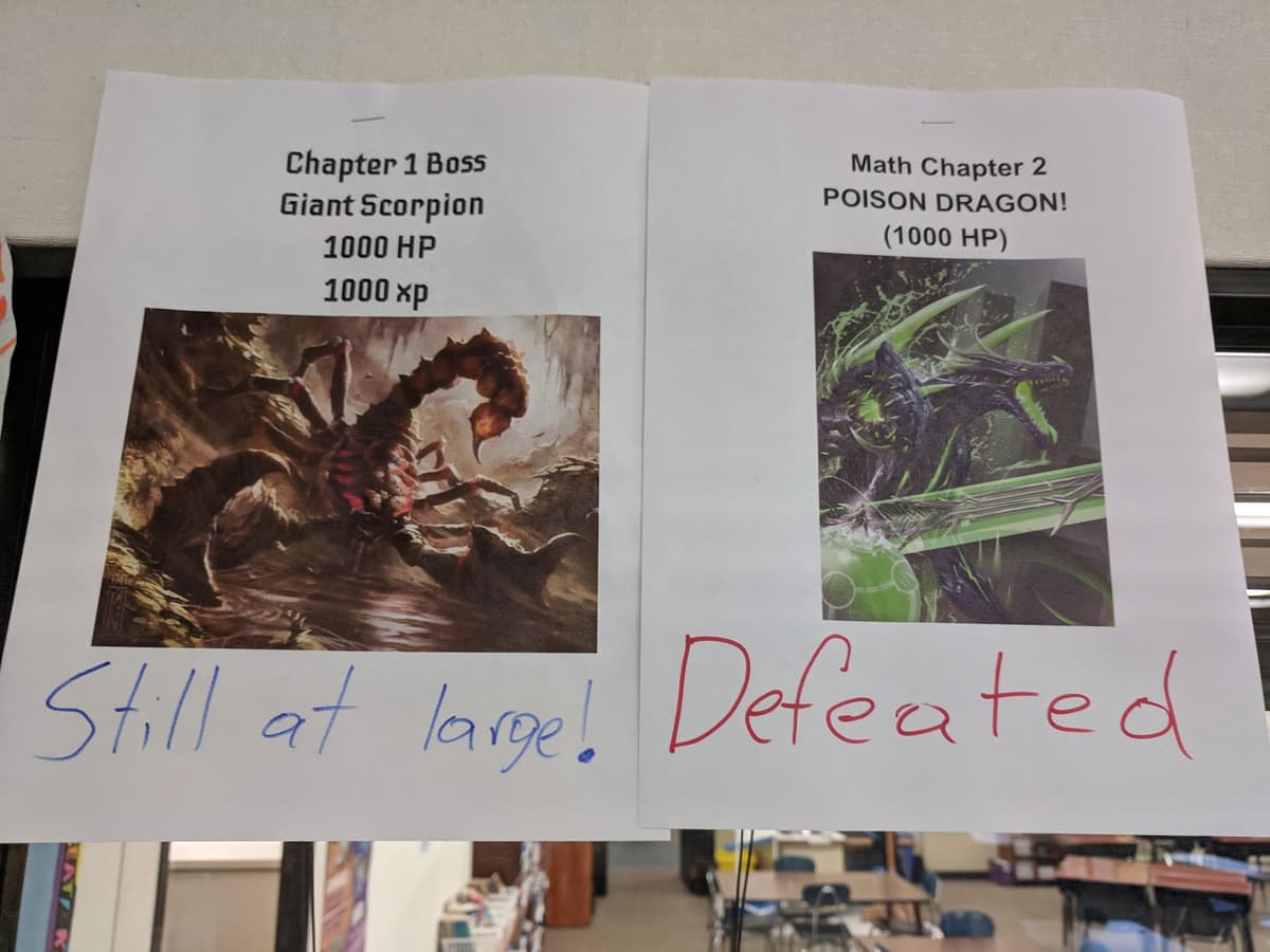 Carteles de se busca para jefes de capítulos de matemáticas en el aula